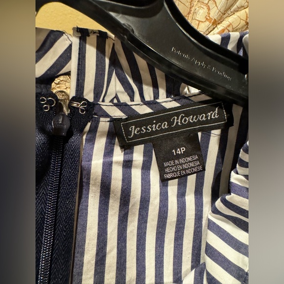 Jessica Howard Ankle Jumpsuit; size 14P - Picture 4 of 4